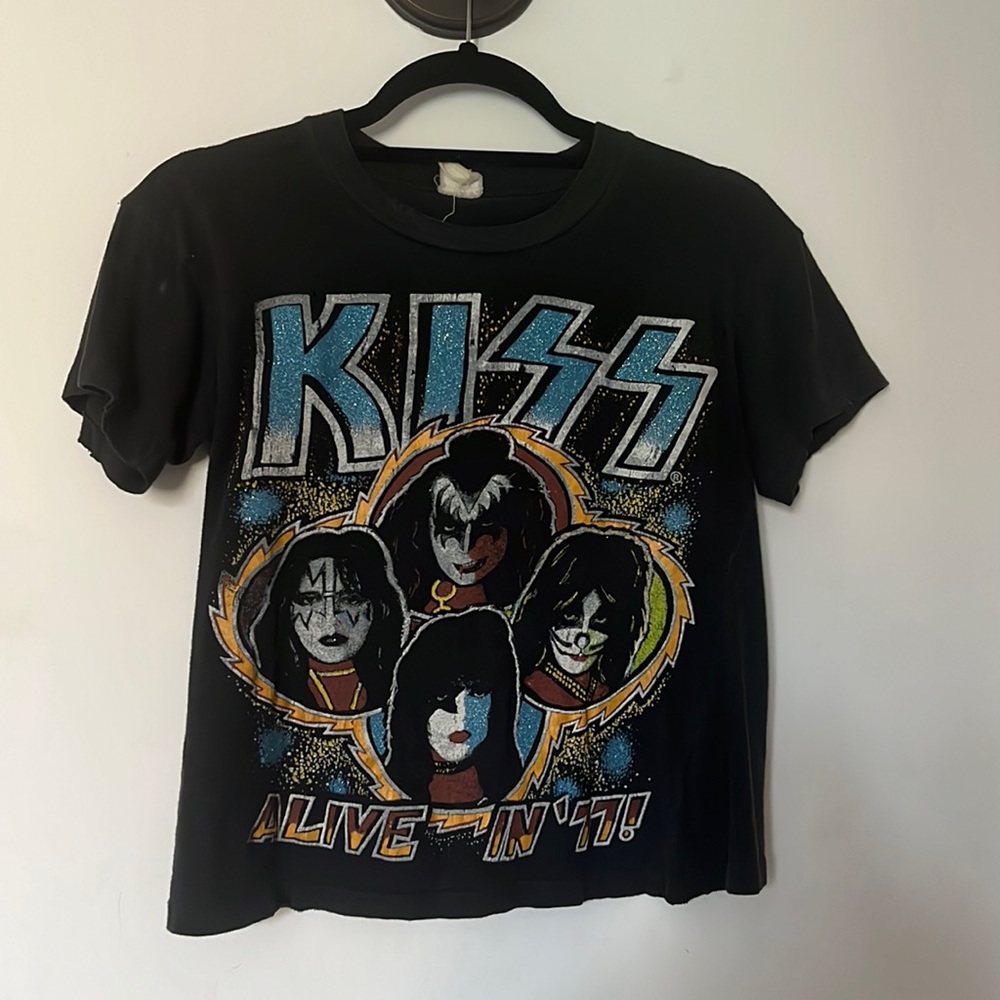 KISS designer distressed graphic tee